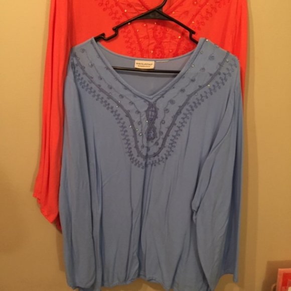 Blouse - long sleeved, V-neck, light weight fabric - Picture 1 of 4